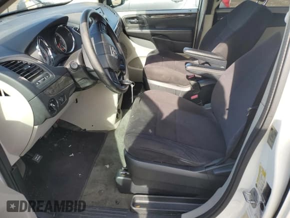 ✅ 2011 Dodge Grand Caravan Express • VIN: 2D4RN4DG0BR603260 • Lot: 89834065. Wystawiony na Copart z przebiegiem 100 094 mil. Bezpłatny archiwum sprzedaży aukcyjnych z USA i szczegółowy raport historii pojazdu na DreamBid. Zdjęcie 7.