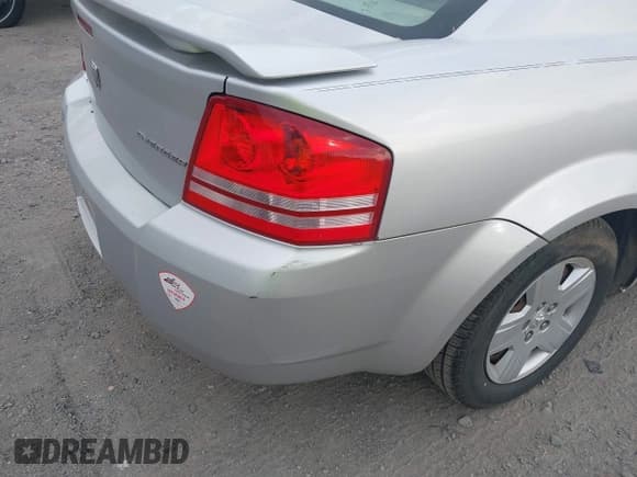 ✅ 2009 Dodge Avenger SE • VIN: 1B3LC46B39N503401 • Lot: 42021016. Wystawiony na IAAI z przebiegiem 194 722 mil. Bezpłatny archiwum sprzedaży aukcyjnych z USA i szczegółowy raport historii pojazdu na DreamBid. Zdjęcie 6.