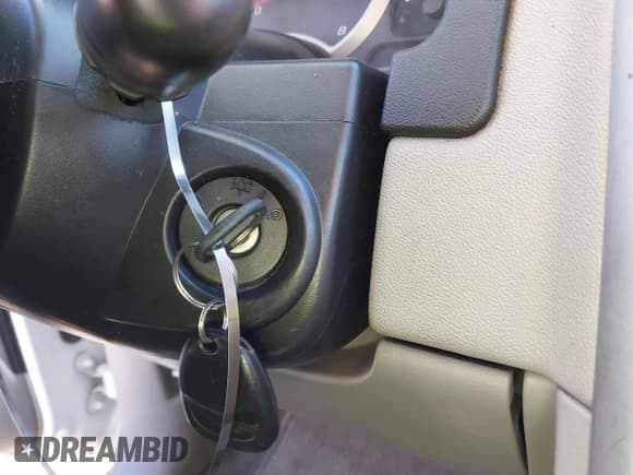 ✅ 2005 Chevrolet Equinox LT • VIN: 2CNDL73F556094954 • Лот: 41354675. Опубликован ранее на IAAI с пробегом 226 489 миль. Бесплатный доступ к архиву аукционных продаж из США и подробный отчёт об истории автомобиля на DreamBid. Изображение 11.