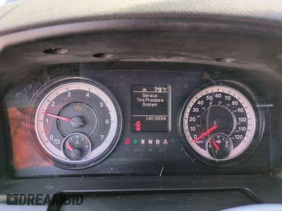 2018 Ram 1500 Tradesman z VIN 1C6RR6FG4JS350779, wystawiony jako Copart lot #68712325 z przebiegiem 140 180 mil mil oraz Szkoda całkowita • Salvage title. Historia ofert i sprzedaży dostępna na DreamBid. Obrazek 9.