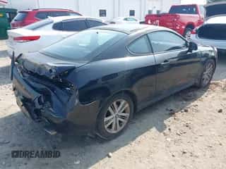 2008 Hyundai Tiburon GS с VIN KMHHM66D08U291751, выставлен на аукционе IAAI как лот 42399668 с пробегом 161 156 миль миль и . История ставок и продаж доступна на DreamBid. Изображение 4.