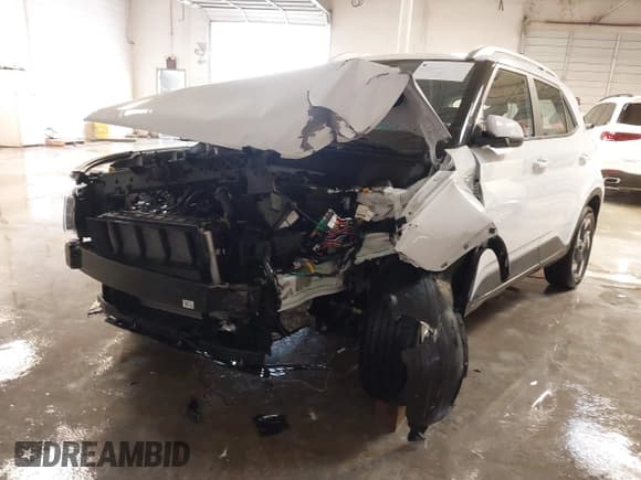 ✅ 2024 Hyundai Venue SEL • VIN: KMHRC8A3XRU332065 • Lot: 41328678. Wystawiony na IAAI z przebiegiem 3 787 mil. Bezpłatny archiwum sprzedaży aukcyjnych z USA i szczegółowy raport historii pojazdu na DreamBid. Zdjęcie 17.