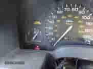 2002 Saturn VUE z VIN 5GZCZ23D22S813892, wystawiony jako IAAI lot #41781095 z przebiegiem 192 175 mil mil oraz . Historia ofert i sprzedaży dostępna na DreamBid. Obrazek 15.