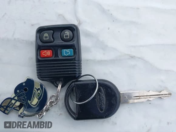 ✅ 2010 Ford Explorer Eddie Bauer • VIN: 1FMEU7EE4AUB13771 • Lot: 41957268. Wystawiony na IAAI z przebiegiem 169 575 mil. Bezpłatny archiwum sprzedaży aukcyjnych z USA i szczegółowy raport historii pojazdu na DreamBid. Zdjęcie 11.