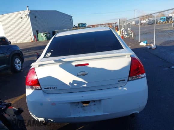 ✅ 2016 Chevrolet Impala LS • VIN: 2G1WA5E39G1128669 • Lot: 43752130. Listed on IAAI with 150,729 mi. Free auction sales archive from the USA and detailed vehicle history report at DreamBid. Image 16.