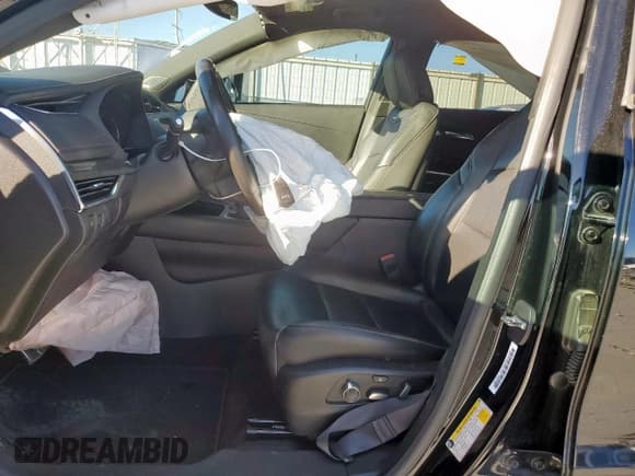 ✅ 2019 Cadillac XT4 AWD Sport • VIN: 1GYFZFR43KF202768 • Лот: 90433205. Опубликован ранее на Copart с пробегом 85 645 миль. Бесплатный доступ к архиву аукционных продаж из США и подробный отчёт об истории автомобиля на DreamBid. Изображение 7.