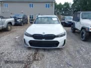 ✅ 2024 BMW 3 Series M340i xDrive • VIN: 3MW49FF02R8E13457 • Lot: 42611678. Wystawiony na IAAI z przebiegiem 11 052 mil. Bezpłatny archiwum sprzedaży aukcyjnych z USA i szczegółowy raport historii pojazdu na DreamBid. Zdjęcie 12.