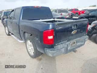 2008 Chevrolet Silverado 1500 1LT z VIN 3GCEC13J38G275229, wystawiony jako IAAI lot #43504759 z przebiegiem 214 322 mil mil oraz . Historia ofert i sprzedaży dostępna na DreamBid. Obrazek 3.