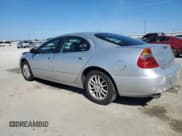 ✅ 2002 Chrysler 300M M • VIN: 2C3AE66GX2H150021 • Lot: 90219685. Wystawiony na Copart z przebiegiem 132 402 mil. Bezpłatny archiwum sprzedaży aukcyjnych z USA i szczegółowy raport historii pojazdu na DreamBid. Zdjęcie 2.