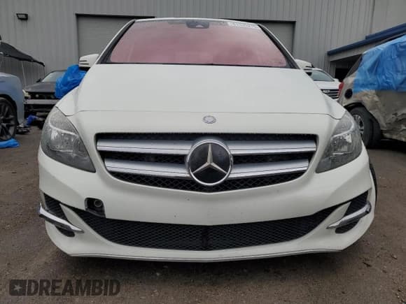 ✅ 2017 Mercedes-Benz B B 250e • VIN: WDDVP9AB9HJ014545 • Lot: 81335215. Listed on Copart with 53,034 mi. Free auction sales archive from the USA and detailed vehicle history report at DreamBid. Image 5.