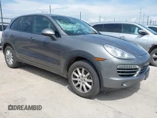✅ 2013 Porsche Cayenne Diesel • VIN: WP1AF2A23DLA42549 • Lot: 42718047. Wystawiony na IAAI z przebiegiem 99 904 mil. Bezpłatny archiwum sprzedaży aukcyjnych z USA i szczegółowy raport historii pojazdu na DreamBid. Zdjęcie 1.