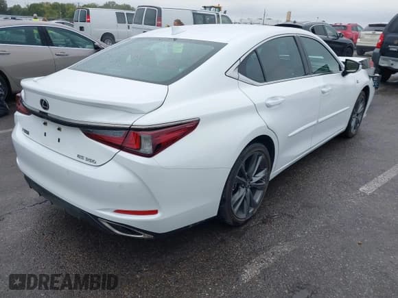 ✅ 2019 Lexus ES 350 Luxury • VIN: 58ABZ1B12KU048500 • Lot: 43540393. Wystawiony na IAAI z przebiegiem 64 293 mil. Bezpłatny archiwum sprzedaży aukcyjnych z USA i szczegółowy raport historii pojazdu na DreamBid. Zdjęcie 4.