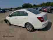 2020 Chevrolet Sonic LS z VIN 1G1JB5SB5L4123213, wystawiony jako Copart lot #68828754 z przebiegiem 125 323 mil mil oraz Szkoda całkowita • Salvage title. Historia ofert i sprzedaży dostępna na DreamBid. Obrazek 2.