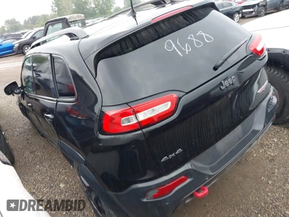 ✅ 2016 Jeep Cherokee Trailhawk • VIN: 1C4PJMBB1GW178363 • Lot: 43019348. Wystawiony na IAAI z przebiegiem 207 793 mil. Bezpłatny archiwum sprzedaży aukcyjnych z USA i szczegółowy raport historii pojazdu na DreamBid. Zdjęcie 3.