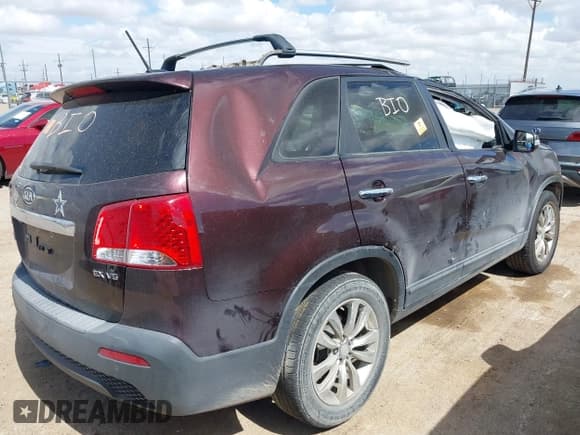 ✅ 2011 Kia Sorento EX • VIN: 5XYKUDA29BG179205 • Лот: 42585461. Опубликован ранее на IAAI с пробегом Не указан. Бесплатный доступ к архиву аукционных продаж из США и подробный отчёт об истории автомобиля на DreamBid. Изображение 4.