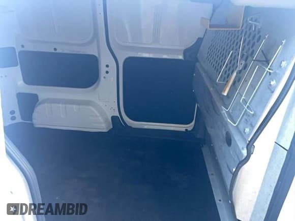 ✅ 2015 Nissan NV200 S • VIN: 3N6CM0KN7FK728519 • Lot: 87489475. Listed on Copart with 105,977 mi. Free auction sales archive from the USA and detailed vehicle history report at DreamBid. Image 6.