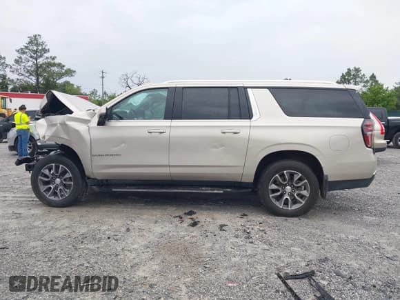 ✅ 2023 Chevrolet Suburban LT • VIN: 1GNSCCKD2PR170276 • Лот: 42207490. Опубликован ранее на IAAI с пробегом Не указан. Бесплатный доступ к архиву аукционных продаж из США и подробный отчёт об истории автомобиля на DreamBid. Изображение 15.