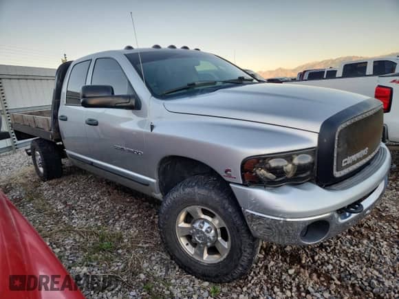 2005 Dodge 3500 SLT z VIN 3D7LS38C35G792659, wystawiony jako Copart lot #86188965 z przebiegiem 214 931 mil mil oraz Czysty tytuł • Clean title. Historia ofert i sprzedaży dostępna na DreamBid. Obrazek 4.