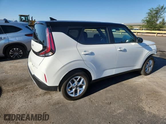 ✅ 2025 Kia Soul LX • VIN: KNDJ23AU8S7269228 • Lot: 69691085. Listed on Copart with 5,447 mi. Free auction sales archive from the USA and detailed vehicle history report at DreamBid. Image 3.