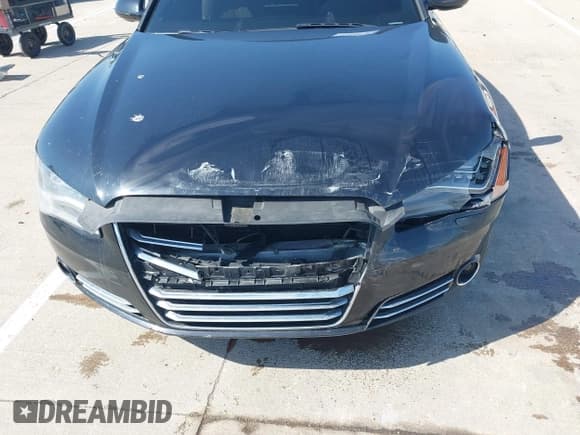 ✅ 2011 Audi A8 • VIN: WAUAVAFD5BN022388 • Lot: 42102765. Listed on IAAI with 141,865 mi. Free auction sales archive from the USA and detailed vehicle history report at DreamBid. Image 6.