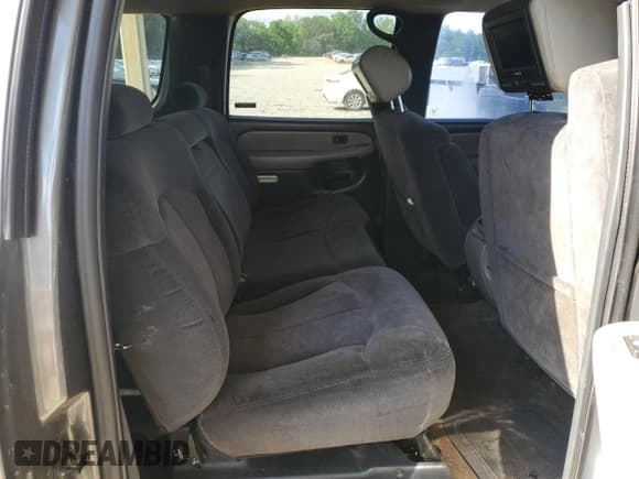 ✅ 2001 Chevrolet Suburban LS • VIN: 3GNEC16T11G283940 • Lot: 52162715. Wystawiony na Copart z przebiegiem 197 628 mil. Bezpłatny archiwum sprzedaży aukcyjnych z USA i szczegółowy raport historii pojazdu na DreamBid. Zdjęcie 10.