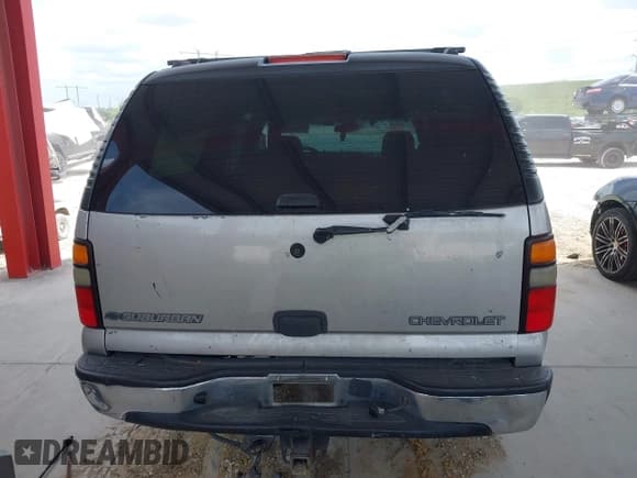 ✅ 2005 Chevrolet Suburban LT • VIN: 3GNEC16Z25G132924 • Lot: 42540387. Listed on IAAI with 336,563 mi. Free auction sales archive from the USA and detailed vehicle history report at DreamBid. Image 16.