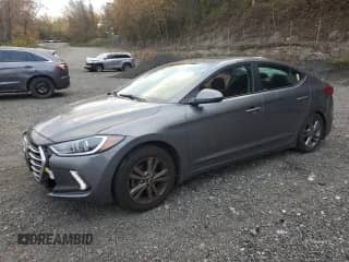 ✅ 2018 Hyundai Elantra Value Edition • VIN: 5NPD84LF1JH332891 • Lot: 85013845. Wystawiony na Copart z przebiegiem 99 199 mil mil. Skorzystaj z bezpłatnego archiwum sprzedaży aukcyjnych z USA i zobacz szczegółowy raport historii pojazdu na DreamBid. Zdjęcie 1.