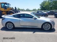 ✅ 2013 Hyundai Genesis Coupe 2.0T • VIN: KMHHT6KD8DU082972 • Lot: 42576823. Wystawiony na IAAI z przebiegiem 89 091 mil. Bezpłatny archiwum sprzedaży aukcyjnych z USA i szczegółowy raport historii pojazdu na DreamBid. Zdjęcie 13.