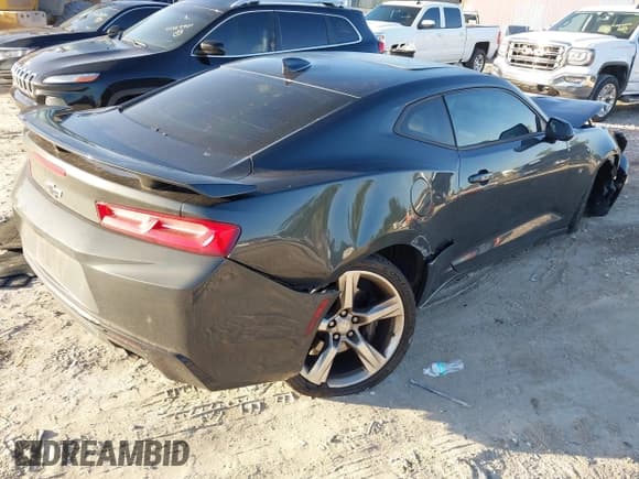 ✅ 2018 Chevrolet Camaro 2SS • VIN: 1G1FH1R7XJ0188741 • Лот: 43352801. Опубликован ранее на IAAI с пробегом 54 559 миль. Бесплатный доступ к архиву аукционных продаж из США и подробный отчёт об истории автомобиля на DreamBid. Изображение 4.