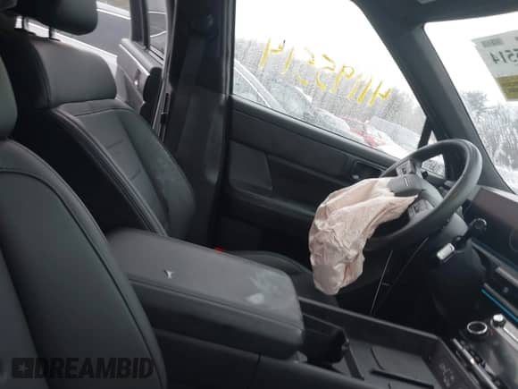 2024 Hyundai Santa Fe Calligraphy с VIN 5NMP5DG19RH009430, выставлен на аукционе IAAI как лот 41195514 с пробегом 9 099 миль миль и . История ставок и продаж доступна на DreamBid. Изображение 5.