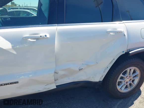 2020 Jeep Grand Cherokee Altitude z VIN 1C4RJEAG1LC181593, wystawiony jako IAAI lot #43159944 z przebiegiem 44 007 mil mil oraz . Historia ofert i sprzedaży dostępna na DreamBid. Obrazek 6.