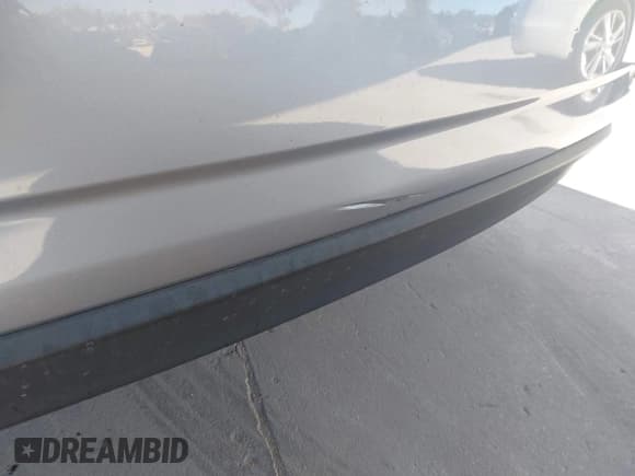 ✅ 2015 Hyundai Elantra SE • VIN: 5NPDH4AE7FH610226 • Lot: 43605897. Listed on IAAI with 209,263 mi. Free auction sales archive from the USA and detailed vehicle history report at DreamBid. Image 12.