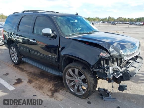 ✅ 2013 Chevrolet Tahoe LT • VIN: 1GNSCBE01DR281366 • Lot: 38195395. Wystawiony na IAAI z przebiegiem 135 322 mil. Bezpłatny archiwum sprzedaży aukcyjnych z USA i szczegółowy raport historii pojazdu na DreamBid. Zdjęcie 6.
