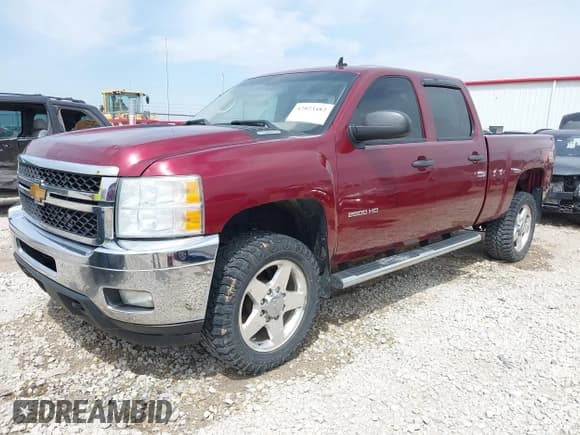 ✅ 2014 Chevrolet Silverado 2500HD LT • VIN: 1GC1KXC88EF140598 • Lot: 42023482. Listed on IAAI with 300,929 mi. Free auction sales archive from the USA and detailed vehicle history report at DreamBid. Image 17.