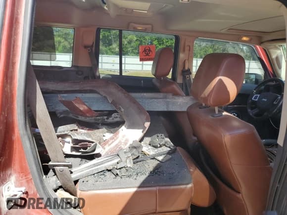 ✅ 2008 Jeep Commander Limited • VIN: 1J8HG58N68C210620 • Lot: 55267725. Wystawiony na Copart z przebiegiem 217 005 mil. Bezpłatny archiwum sprzedaży aukcyjnych z USA i szczegółowy raport historii pojazdu na DreamBid. Zdjęcie 11.