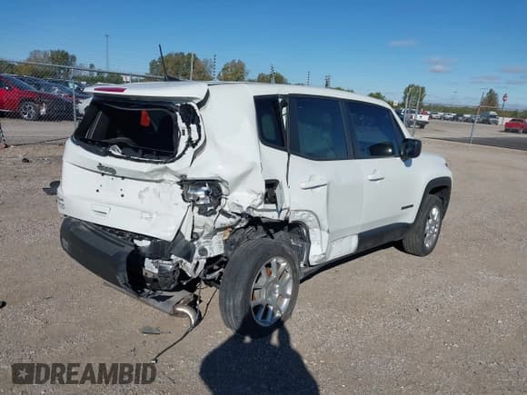 ✅ 2023 Jeep Renegade Latitude • VIN: ZACNJDB19PPP10239 • Lot: 43485636. Listed on IAAI with 17,926 mi. Free auction sales archive from the USA and detailed vehicle history report at DreamBid. Image 4.