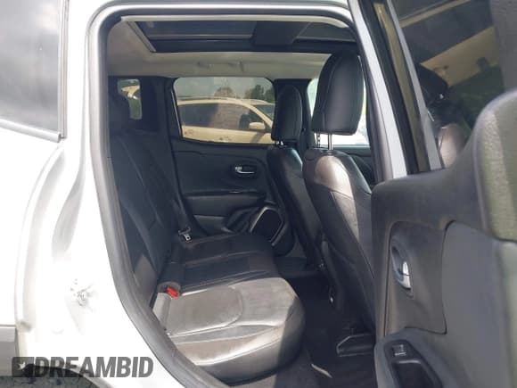 ✅ 2018 Jeep Renegade Limited • VIN: ZACCJBDB8JPG91677 • Lot: 42590633. Listed on IAAI with 61,421 mi. Free auction sales archive from the USA and detailed vehicle history report at DreamBid. Image 8.