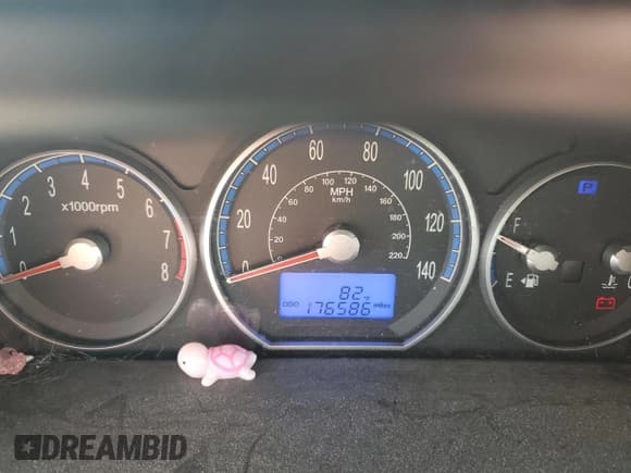 ✅ 2009 Hyundai Santa Fe GLS • VIN: 5NMSG13D29H255996 • Lot: 75030804. Listed on Copart with 176,586 mi. Free auction sales archive from the USA and detailed vehicle history report at DreamBid. Image 9.