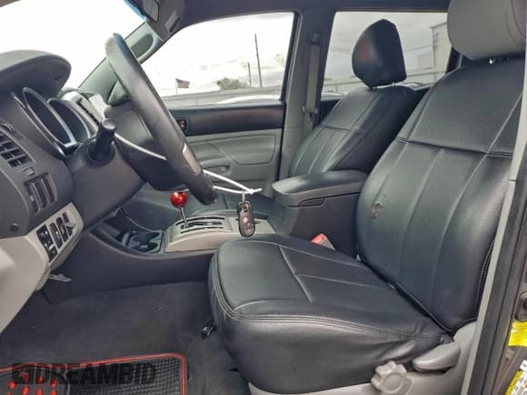 ✅ 2015 Toyota Tacoma PreRunner • VIN: 5TFJU4GN1FX088722 • Лот: 95121165. Опубликован ранее на Copart с пробегом 179 845 миль. Бесплатный доступ к архиву аукционных продаж из США и подробный отчёт об истории автомобиля на DreamBid. Изображение 7.