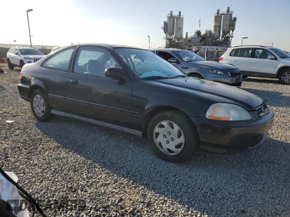 ✅ 1996 Honda Civic EX • VIN: 1HGEJ8240TL045820 • Lot: 52050915. Listed on Copart with 239,335 mi. Free auction sales archive from the USA and detailed vehicle history report at DreamBid. Image 4.