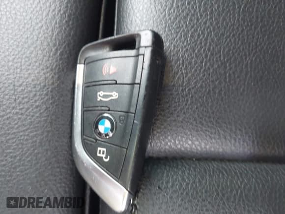 ✅ 2019 BMW X2 xDrive28i • VIN: WBXYJ5C57K5N64743 • Lot: 43396755. Wystawiony na IAAI z przebiegiem 72 371 mil. Bezpłatny archiwum sprzedaży aukcyjnych z USA i szczegółowy raport historii pojazdu na DreamBid. Zdjęcie 11.