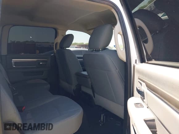 ✅ 2019 Ram 1500 SLT • VIN: 1C6RR6TT4KS608723 • Lot: 41993165. Wystawiony na IAAI z przebiegiem 162 464 mil. Bezpłatny archiwum sprzedaży aukcyjnych z USA i szczegółowy raport historii pojazdu na DreamBid. Zdjęcie 8.