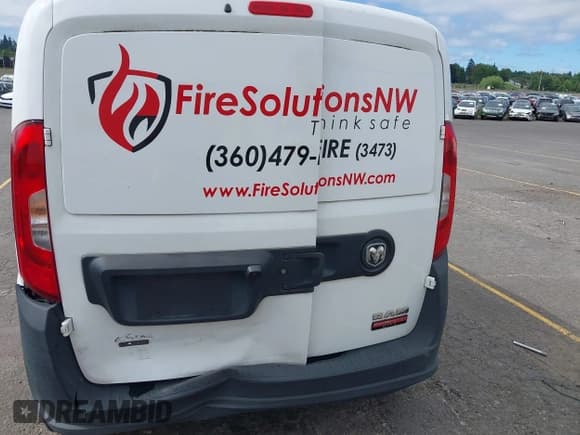 ✅ 2020 Ram ProMaster City Cargo Tradesman • VIN: ZFBHRFAB7L6R69083 • Lot: 42648926. Wystawiony na IAAI z przebiegiem 121 151 mil. Bezpłatny archiwum sprzedaży aukcyjnych z USA i szczegółowy raport historii pojazdu na DreamBid. Zdjęcie 6.