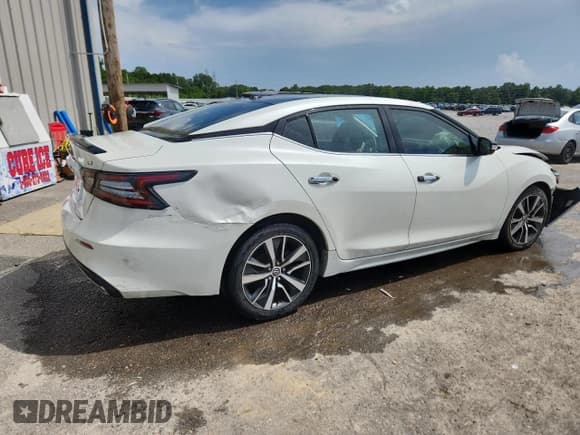 ✅ 2019 Nissan Maxima Platinum • VIN: 1N4AA6AV5KC371631 • Lot: 64587135. Wystawiony na Copart z przebiegiem 97 794 mil. Bezpłatny archiwum sprzedaży aukcyjnych z USA i szczegółowy raport historii pojazdu na DreamBid. Zdjęcie 3.