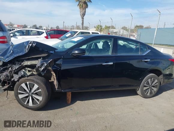✅ 2020 Nissan Altima SL • VIN: 1N4BL4EV9LC162827 • Lot: 43644448. Wystawiony na IAAI z przebiegiem 72 690 mil. Bezpłatny archiwum sprzedaży aukcyjnych z USA i szczegółowy raport historii pojazdu na DreamBid. Zdjęcie 13.