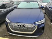 ✅ 2021 Audi e-tron Premium • VIN: WA11AAGE7MB009811 • Lot: 80041533. Wystawiony na Copart z przebiegiem 32 581 mil. Bezpłatny archiwum sprzedaży aukcyjnych z USA i szczegółowy raport historii pojazdu na DreamBid. Zdjęcie 5.