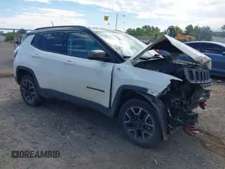 ✅ 2019 Jeep Compass Trailhawk • VIN: 3C4NJDDB3KT671092 • Lot: 42975763. Wystawiony na IAAI z przebiegiem 69 489 mil. Bezpłatny archiwum sprzedaży aukcyjnych z USA i szczegółowy raport historii pojazdu na DreamBid. Zdjęcie 1.