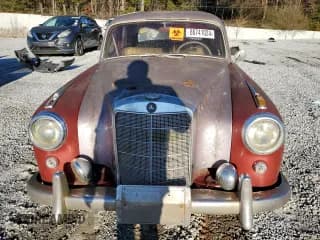 ✅ 1964 Mercedes-Benz 240 • VIN: N0V1NNUMBER11110 • Lot: 86741024. Wystawiony na Copart z przebiegiem Nie podano. Bezpłatny archiwum sprzedaży aukcyjnych z USA i szczegółowy raport historii pojazdu na DreamBid. Zdjęcie 5.