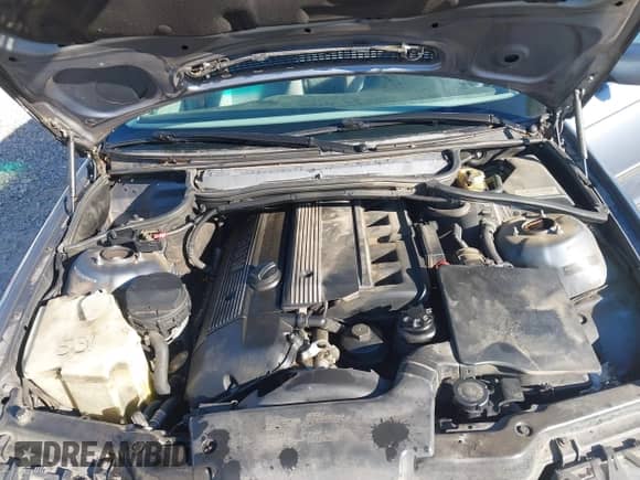 2001 BMW 3 Series 325i с VIN WBAAV33471EE78894, выставлен на аукционе IAAI как лот 43402573 с пробегом 251 017 миль миль и . История ставок и продаж доступна на DreamBid. Изображение 10.