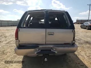 ✅ 2000 GMC Denali • VIN: 1GKEK13R2YR138523 • Lot: 77609804. Listed on Copart with 203,514 mi. Free auction sales archive from the USA and detailed vehicle history report at DreamBid. Image 6.